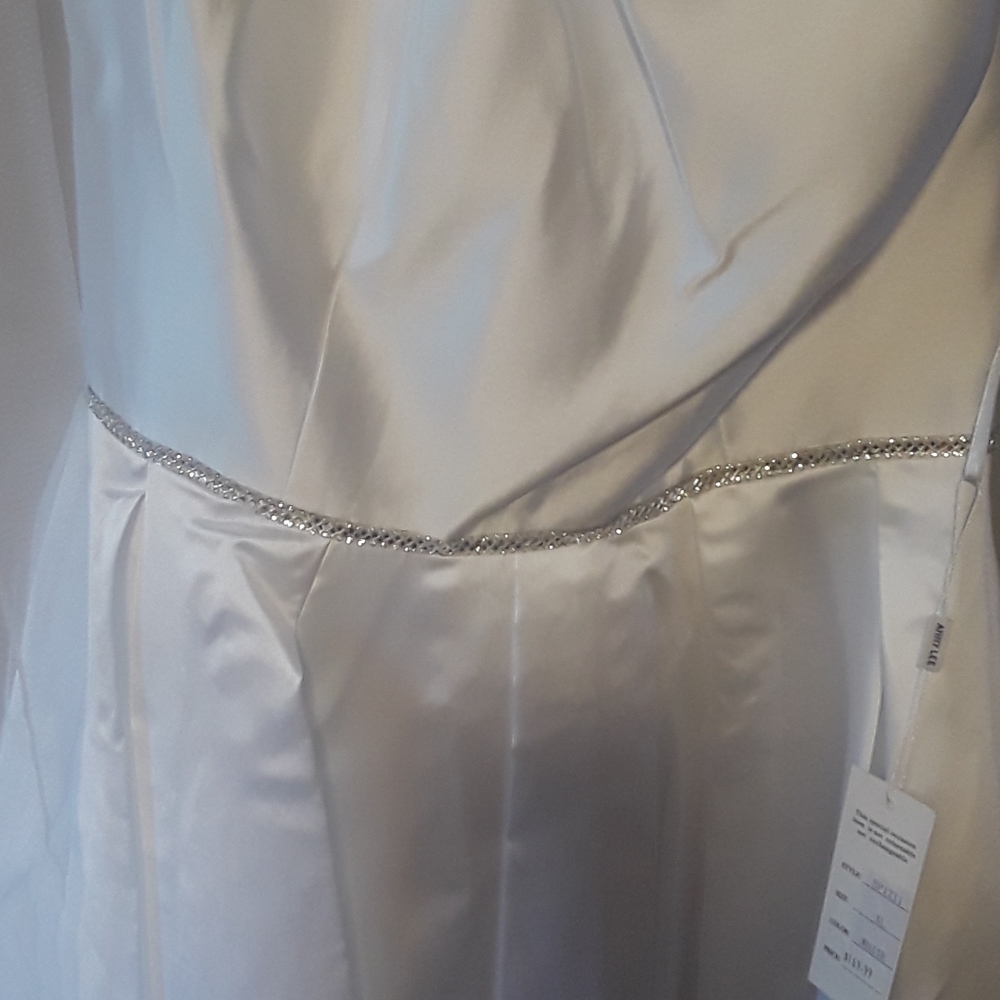 DRESS - Picture 3 of 6